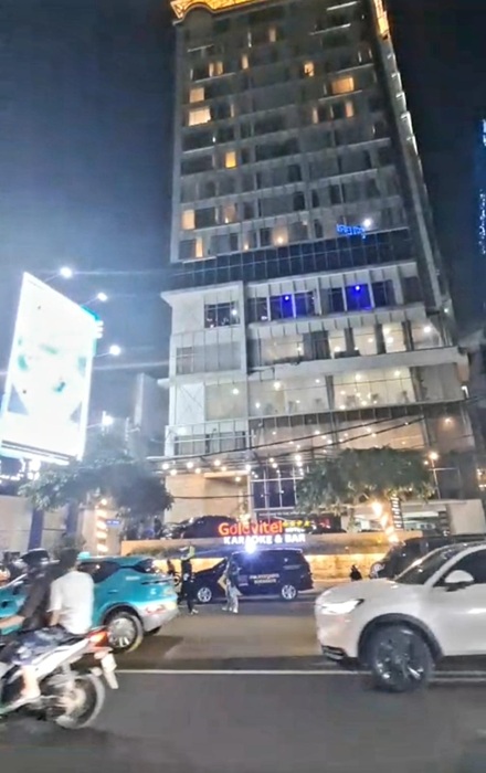 Heboh, Pria Tewas Loncat dari Lantai 20 Hotel di Surabaya