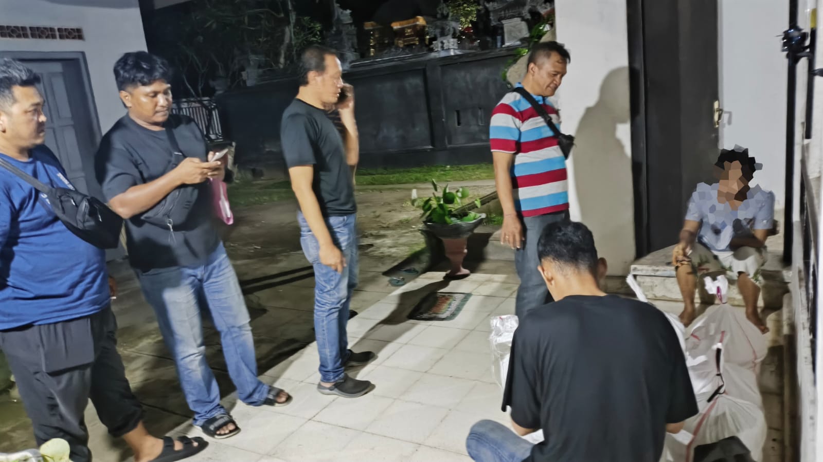 Respons Cepat, Polresta Banyuwangi Amankan Ratusan Botol Arak