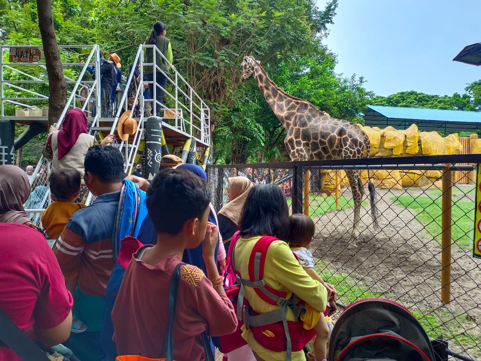 DPRD Surabaya Ajak Pelajar Tetap Produktif dan Berlibur di Kota Sendiri