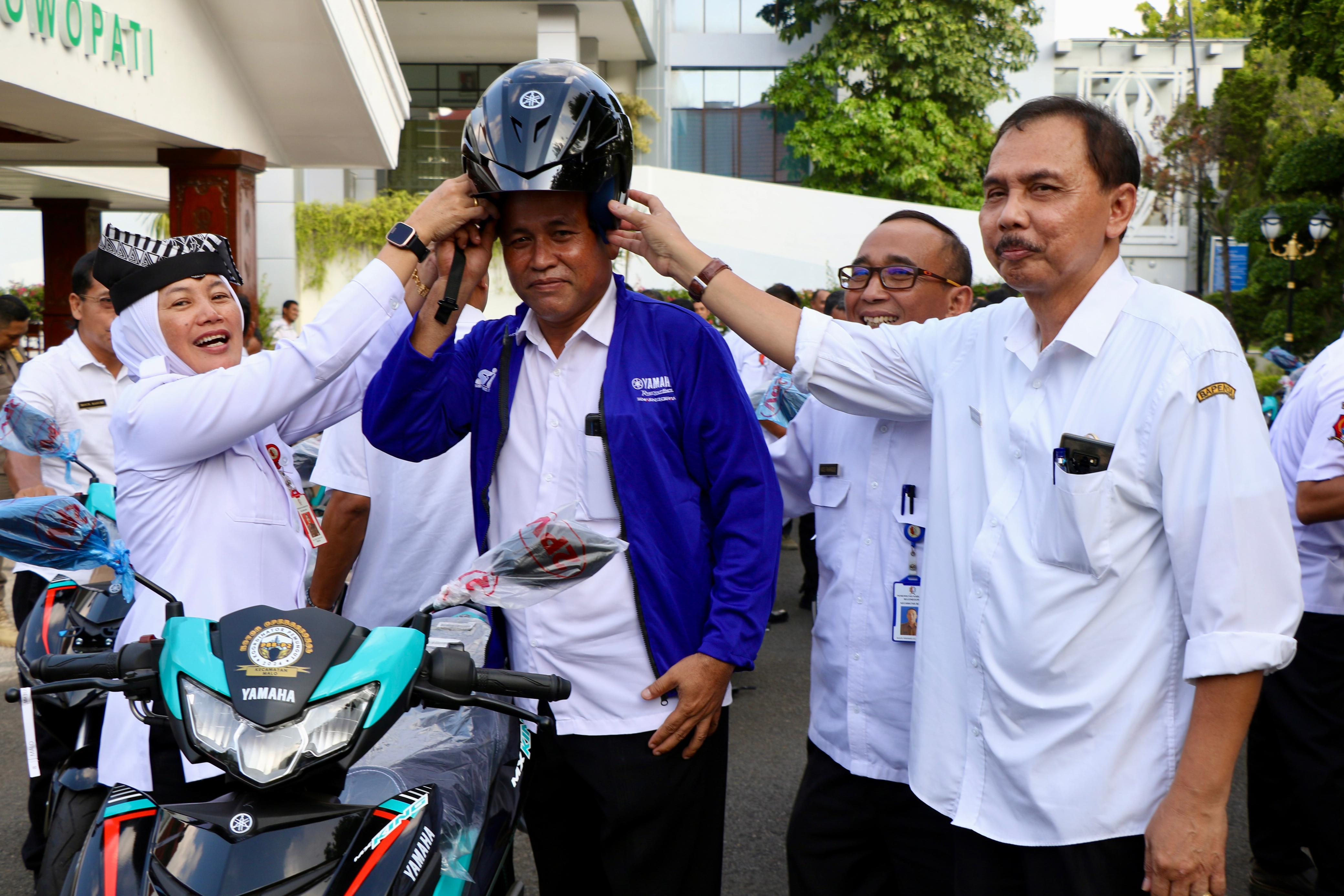 Pemkab Bojonegoro Fasilitasi 28 Kendaraan Dinas Roda Dua untuk Petugas Pemungutan Pajak