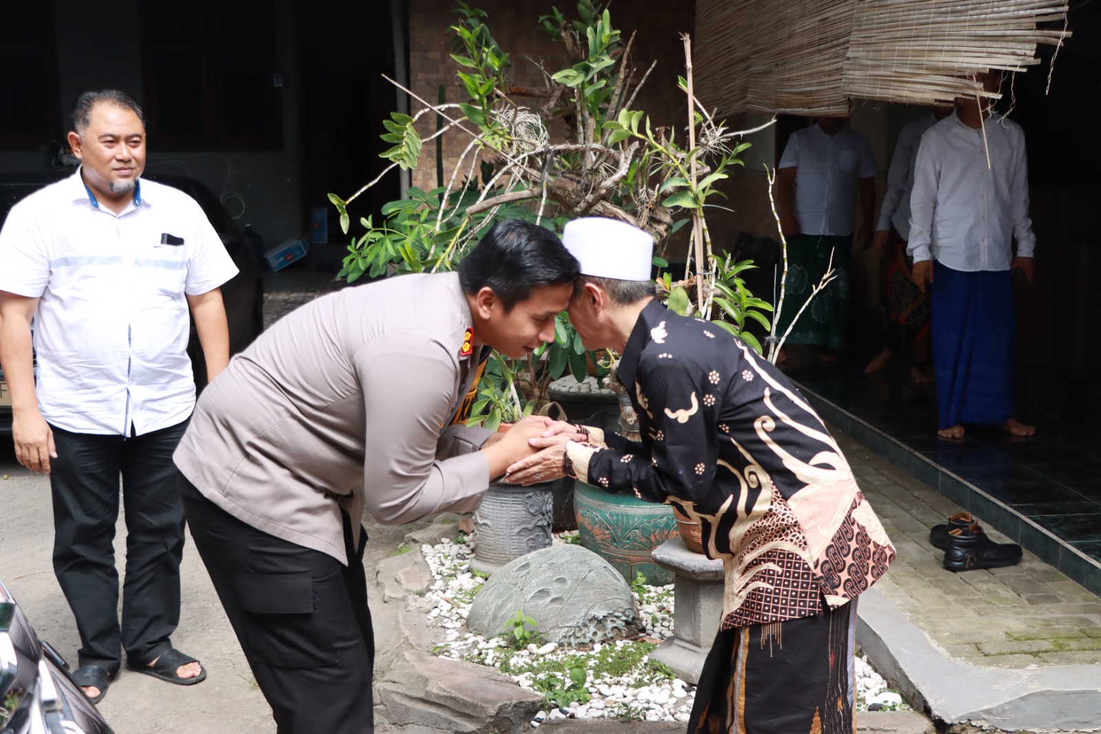 Kapolres Kediri Kunjungi Ponpes Roudlotul Ulum Kencong, Perkuat Silaturahmi Jelang Pemilu