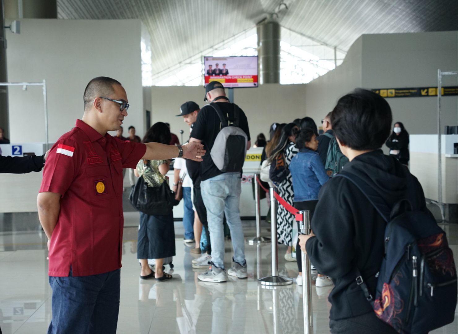 Libur Panjang, Kakanwil Sulut Tinjau Penerbangan Internasional di Bandara Sam Ratulangi