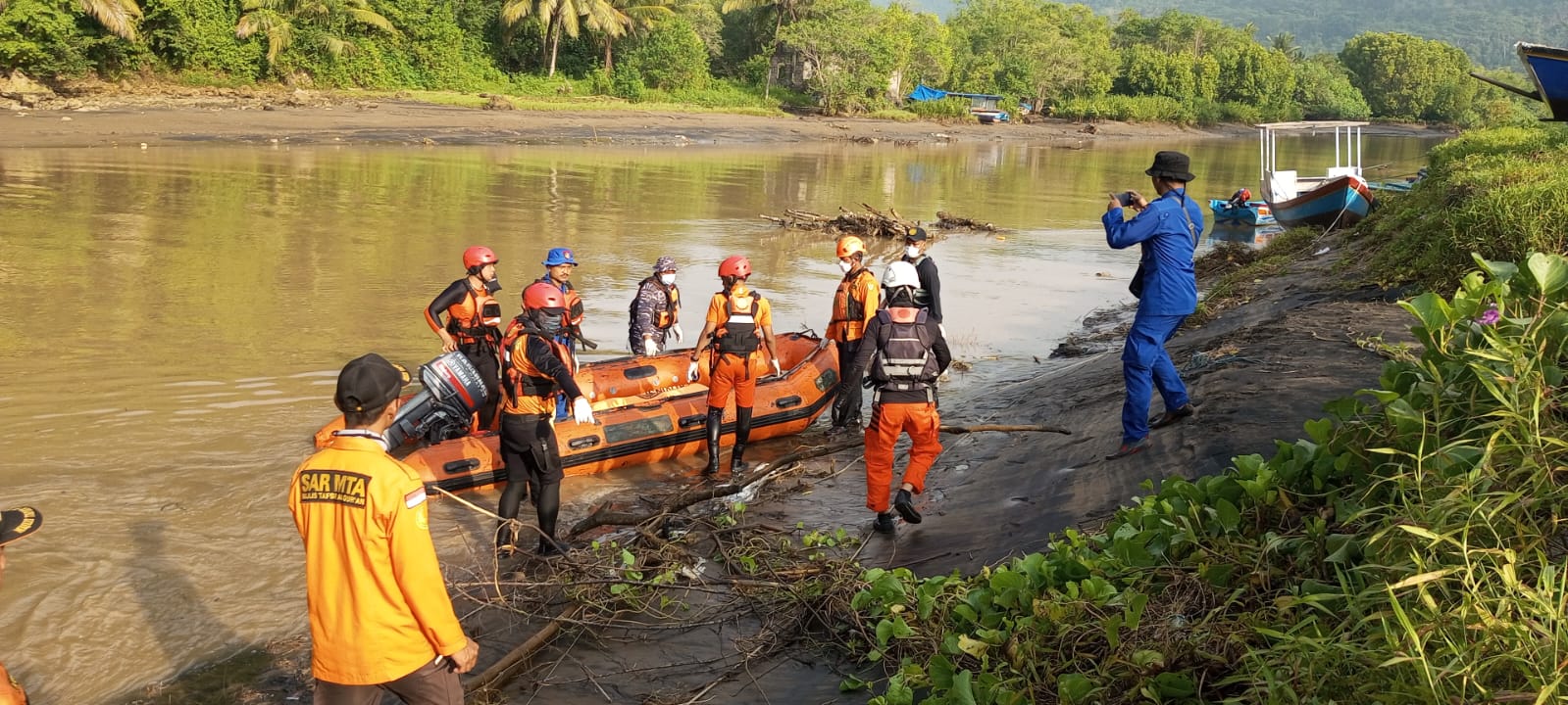 Jenazah Wisatawan Hilang di Pantai Sine Ditemukan, Terbawa Arus 100 Meter dari Lokasi Awal