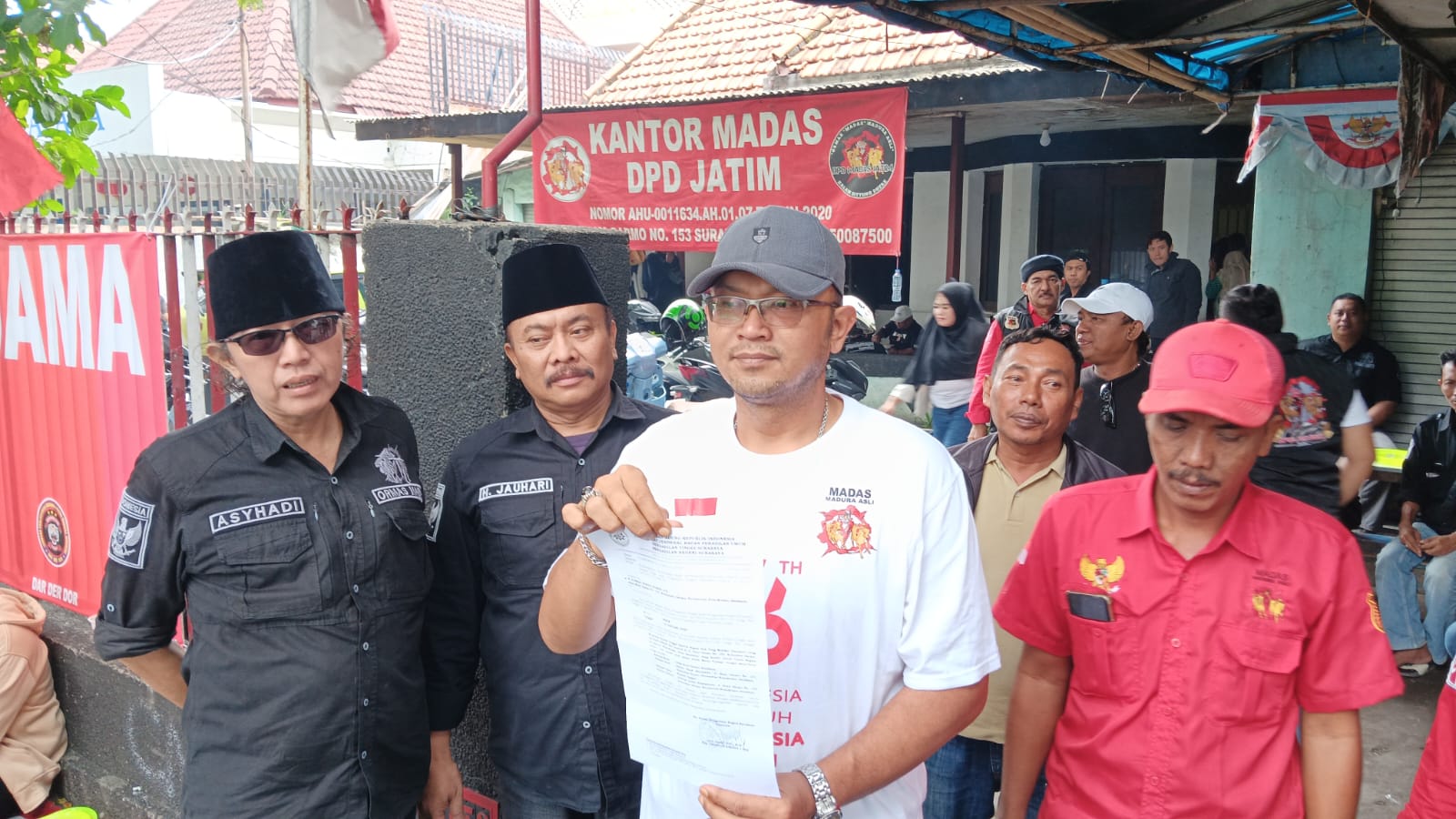 Bakal Dieksekusi, Ratusan Ormas Bersiaga Jaga Bangunan di Jalan Darmo