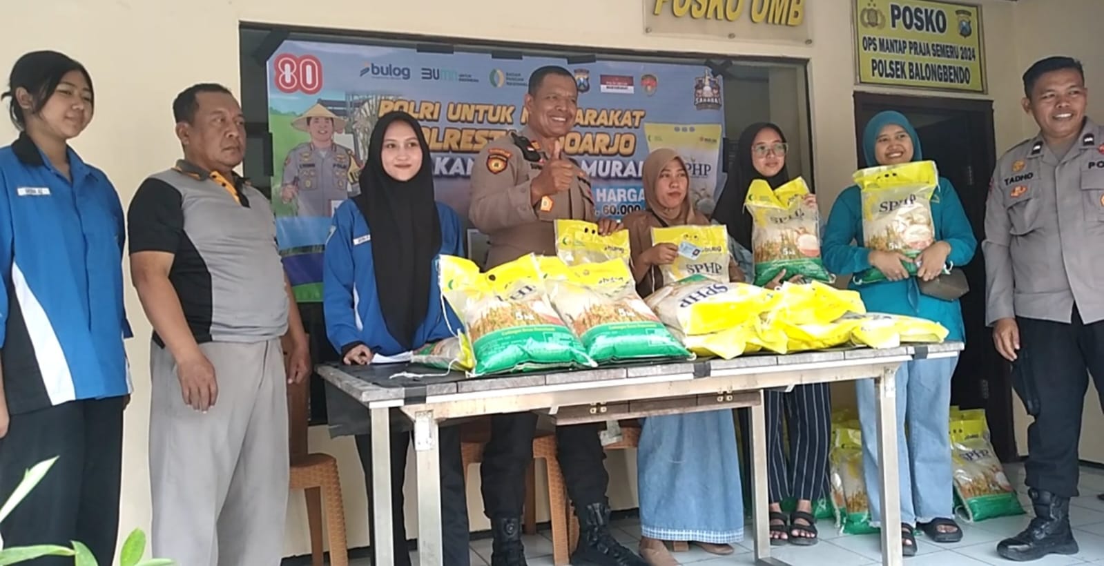 Polsek Balongbendo Gelar Bazar Beras Murah