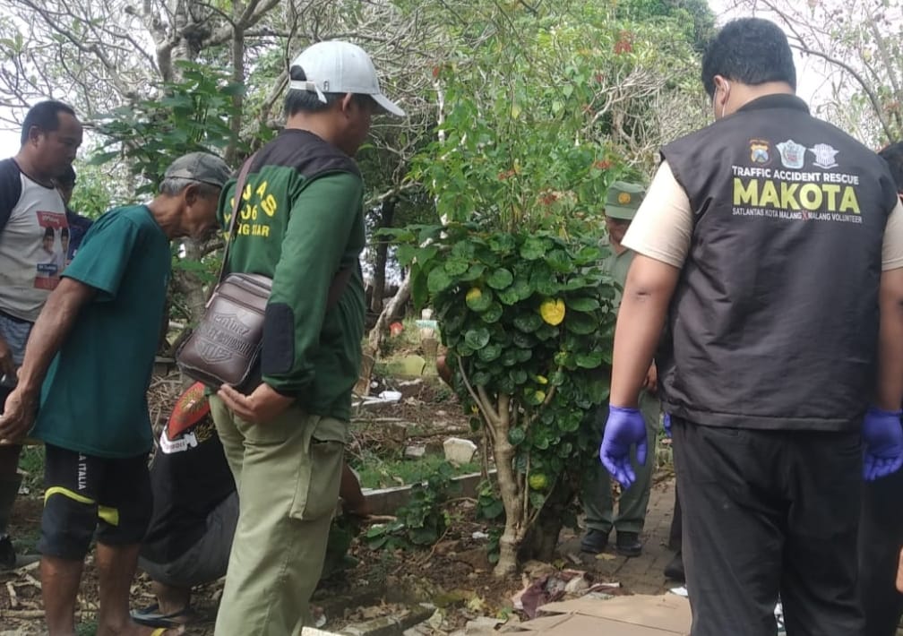 Jenazah Bayi Laki Laki Ditemukan di Kuburan Umum Tunjungsekar