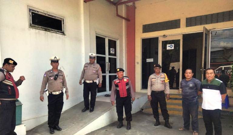 Polsek Lakarsantri Monitoring Bekas Tower Trans 7 di Sambikerep Surabaya