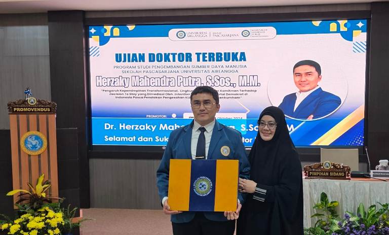 Jalani Sidang Doktor PSDM, Herzaky Kaji Soal Efektivitas Kepemimpinan Transformasional ala AHY