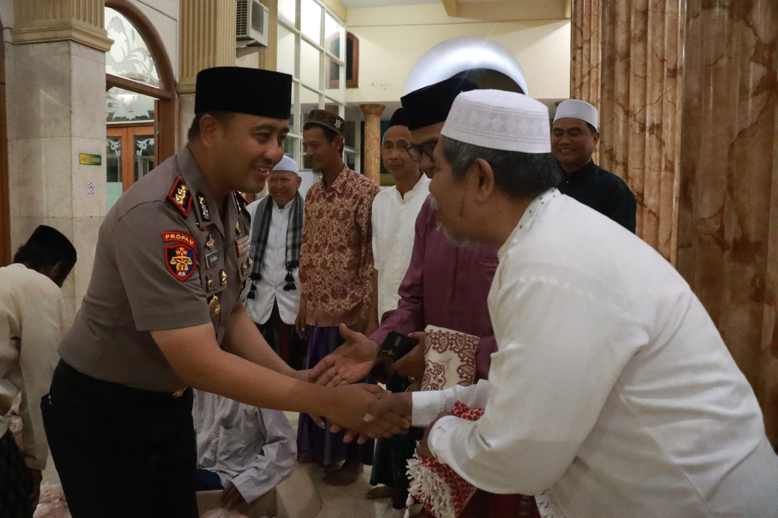 Kapolres Gresik Gelar Safari Subuh, Ajak Warga Jadi Polisi bagi Diri Sendiri