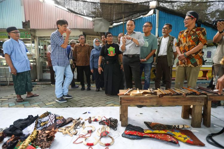 Pemkot Surabaya Segera Tata Pasar Batu Permata Kayoon Jadi Ikon Wisata Baru