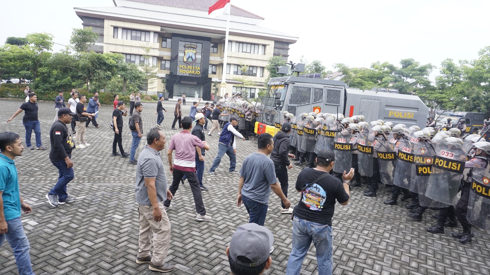 Polisi Sidoarjo  Simulasi Dalmas