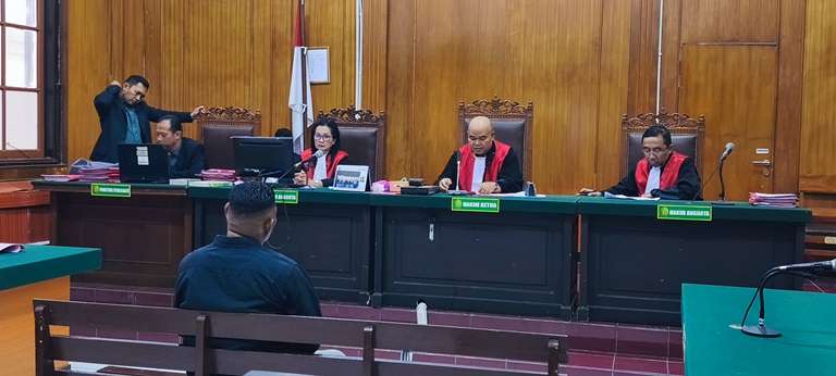 Cekcok Kredit Truk Berujung Cekikan dan Ancaman Parang di Leher