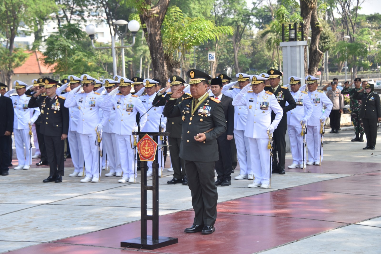 Dankogartap III/Surabaya Pimpin Ziarah Nasional di TMP 10 November