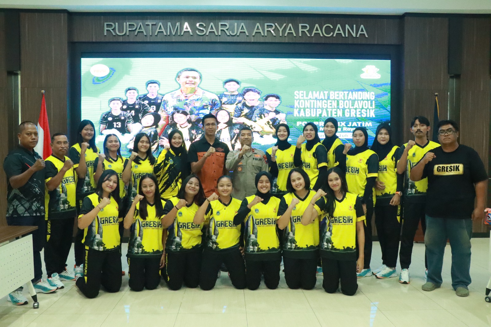 Polres Gresik Lepas Kontingen Voli Kabupaten Gresik Bertanding di Porprov IX Jatim 2025