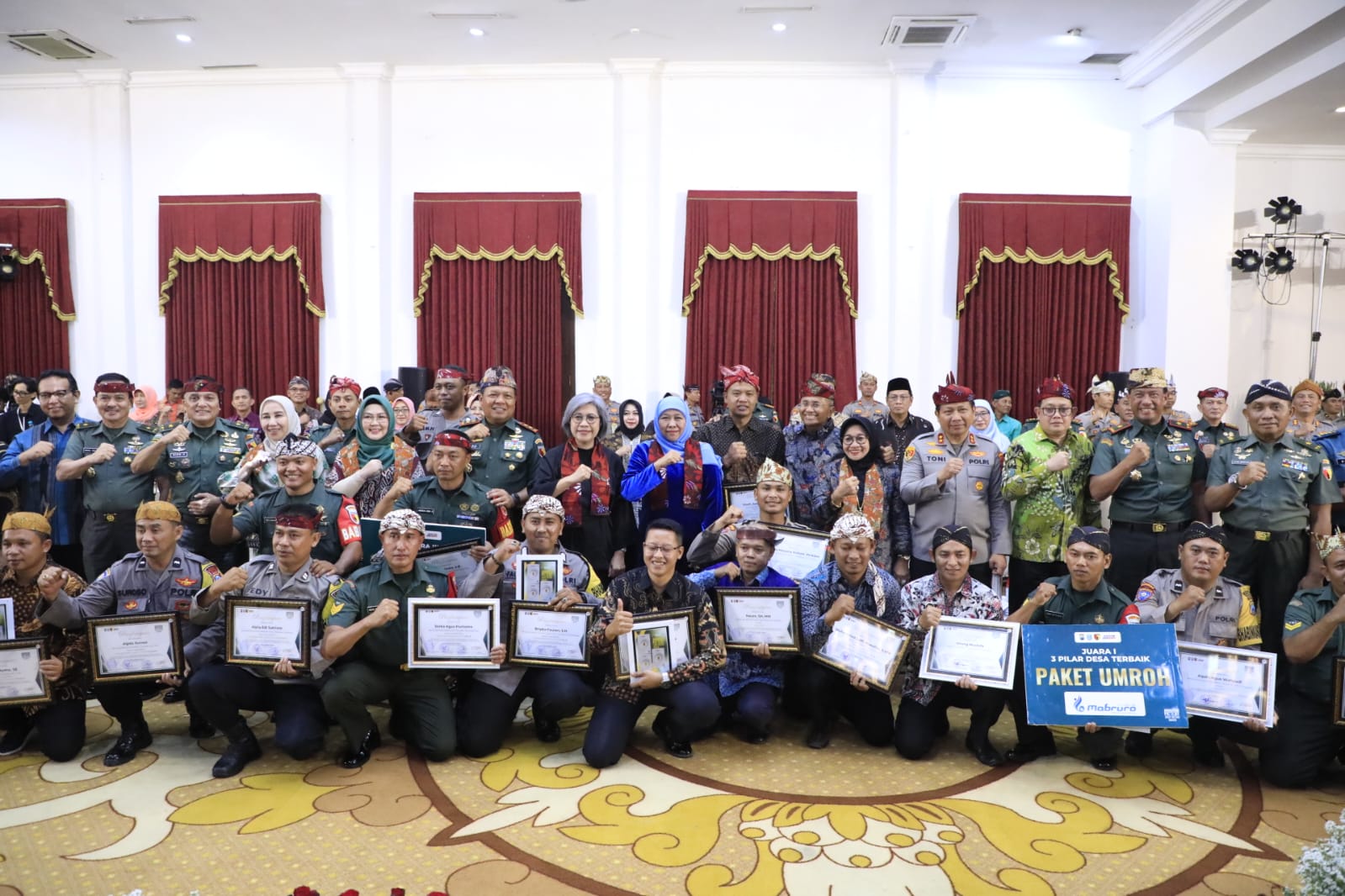 10 Desa Terbaik di Jatim Terima Penghargaan Awarding Anugerah Patriot Jawi Wetan 2023