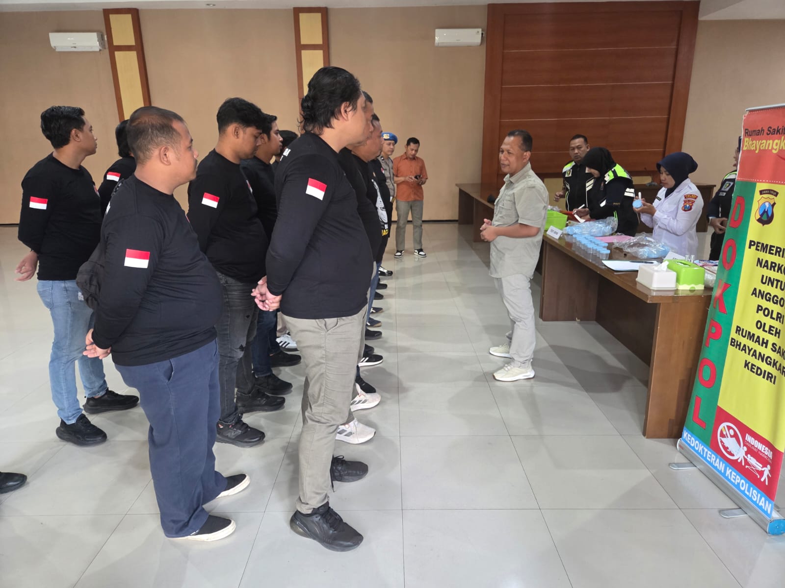 Lakukan Pengawasan Internal, Satresnarkoba Polres Kediri Gelar Tes Urin Acak