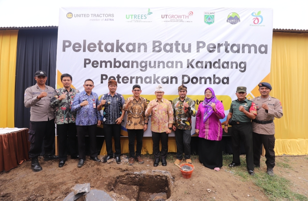 Bersama PT United Tractors, Pj Wali Kota Batu Apresiasi Pembangunan Kandang Peternakan Domba 