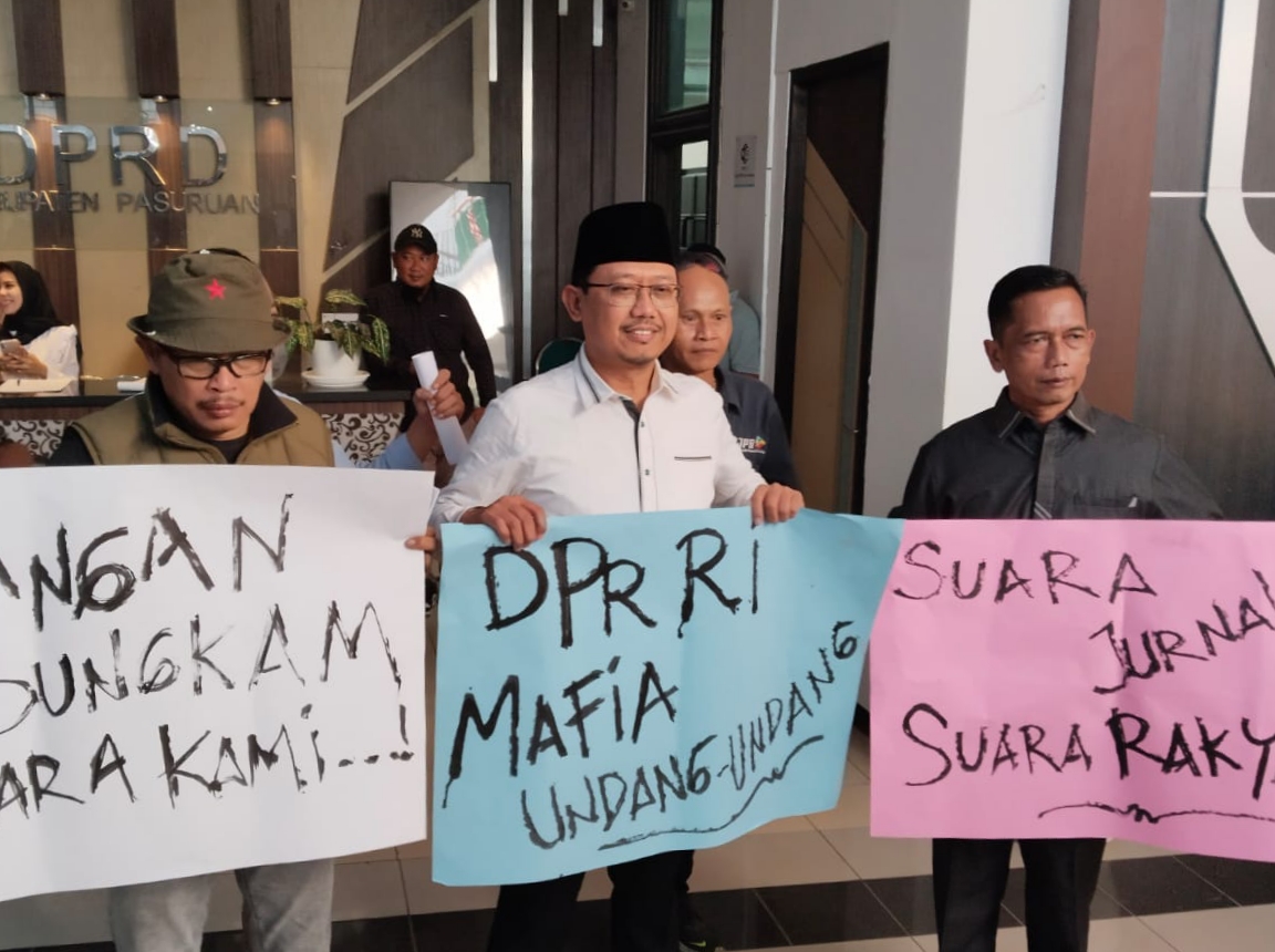 Puluhan Jurnalis Tolak RUU Penyiaran, Sebut DPR RI Mafia Undang-Undang