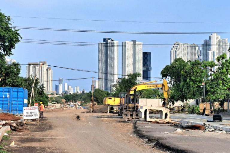 Radial Road Surabaya Ditargetkan Open Traffic Juli-Agustus 2025