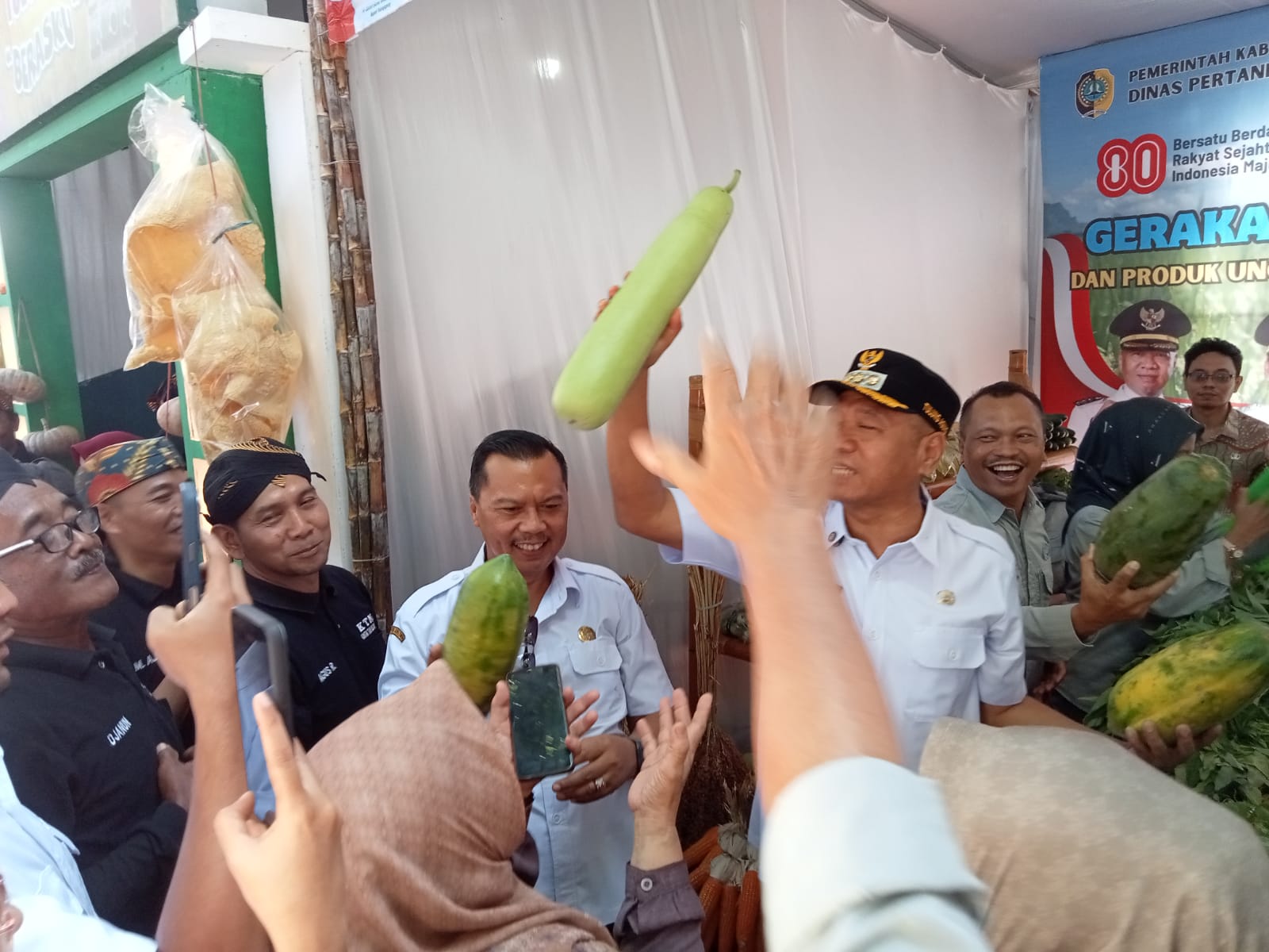 Dukung Ketahanan Pangan, Pemkab Tulungagung Bagikan 500 Paket Sayur dan Buah di GPM 2025