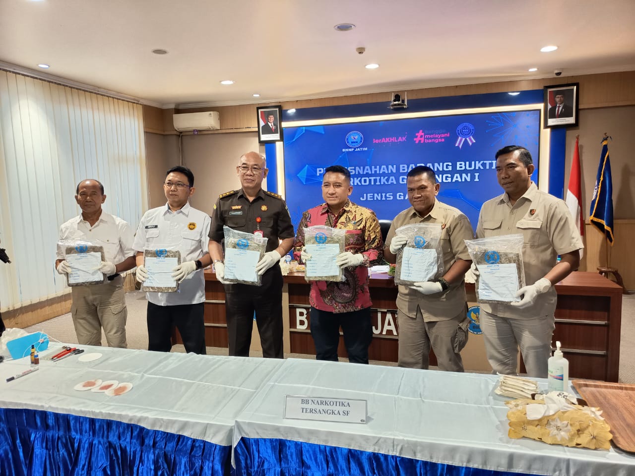 BNNP Jatim Musnahkan 5,5 Kg Ganja Jaringan Lapas