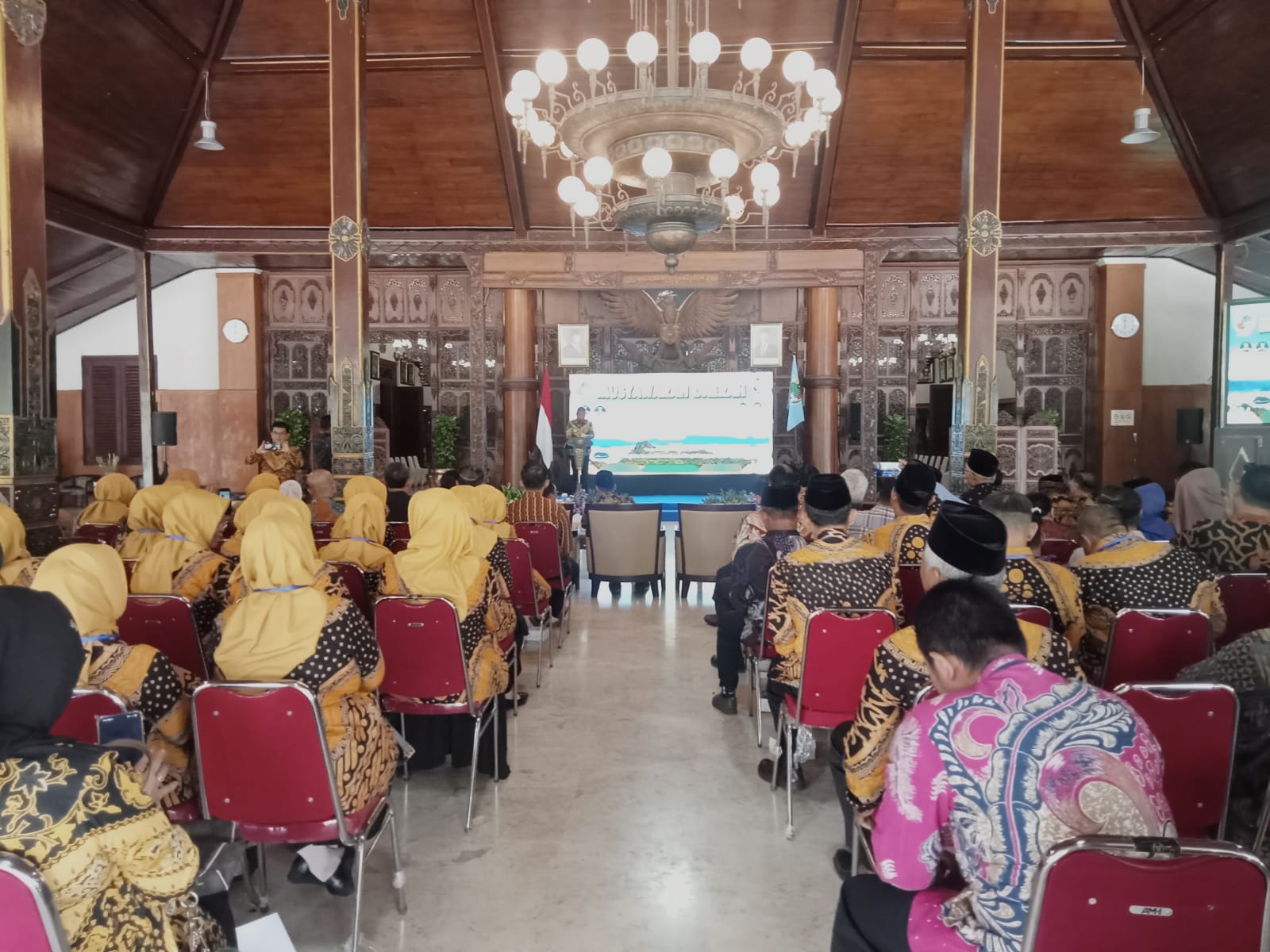 Bupati Gatut Sunu Buka Musda Dekopinda, Koperasi Diminta Lebih Solid dan Melek Digital