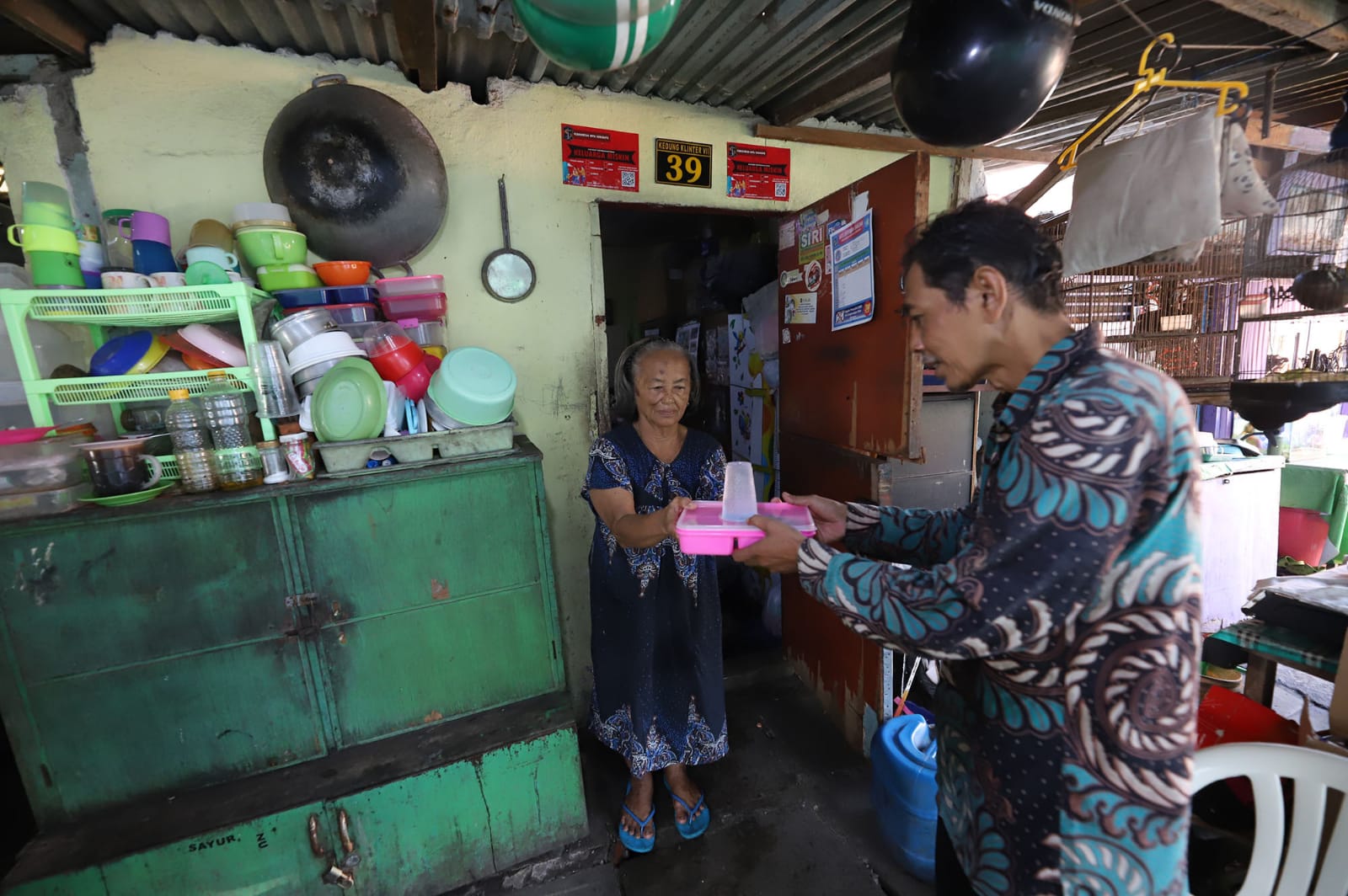 Pemkot Surabaya Alihkan Program Permakanan Dengan Bantuan Tunai