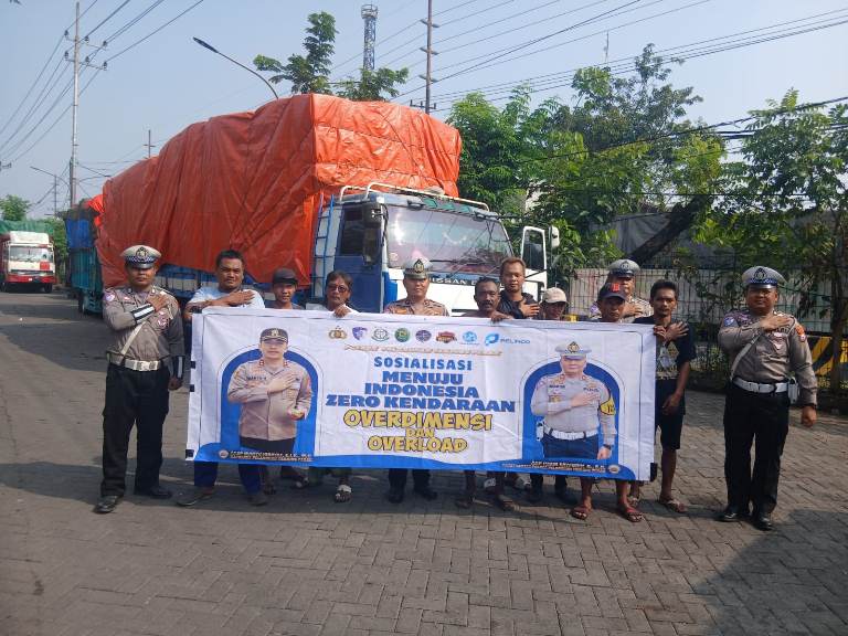 Satlantas Polres Pelabuhan Tanjung Perak Gencarkan Sosialisasi Zero ODOL   