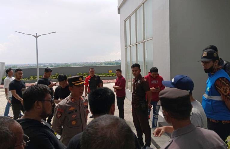 Dipicu Masalah Keluarga, ART Lompat dari Lantai 30 Icon Apartment Gresik: Tinggalkan Pesan Terakhir di Jendela