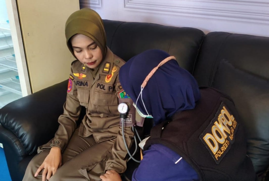 Sidokkes Polresta Malang Kota Cek Kesehatan Personel di Pos Pengamanan Lebaran 2026