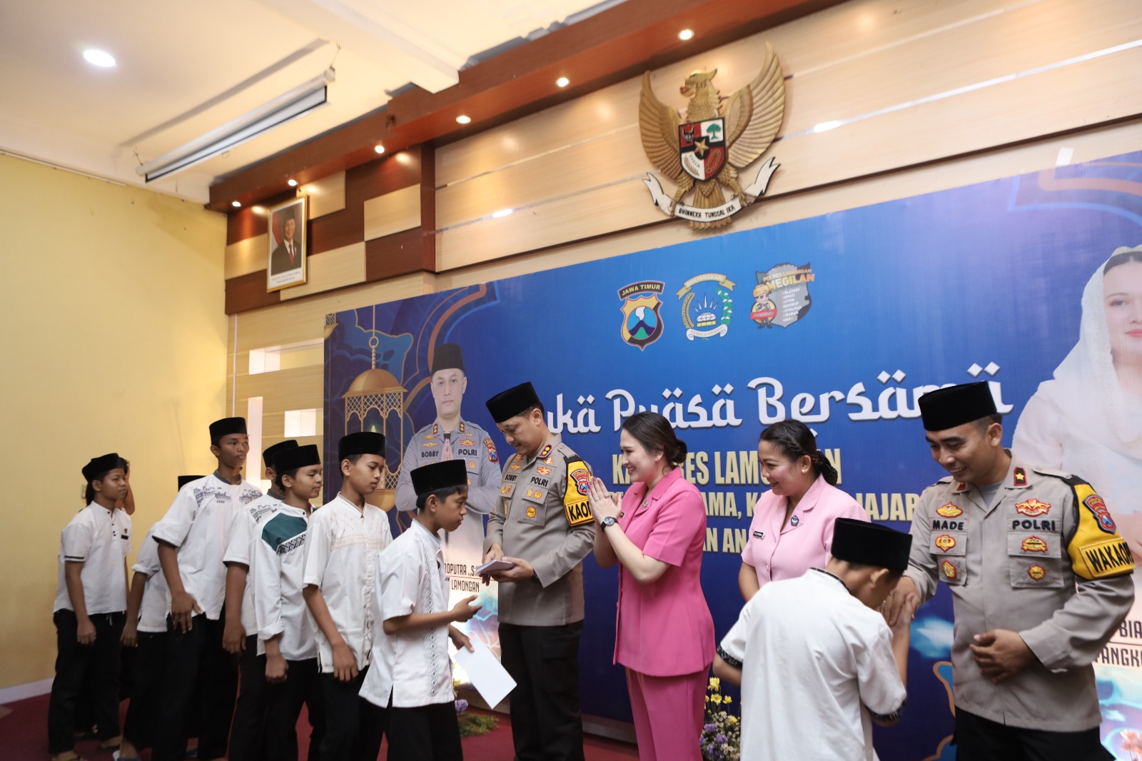 Kapolres Lamongan Buka Puasa Bersama dengan Anak Yatim Piatu