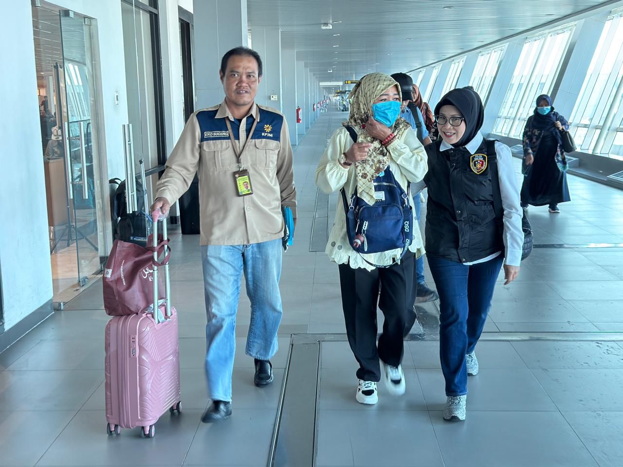 Ditres PPA-PPO Polda Jatim Bebaskan PMI Arab Saudi yang Dianiaya Majikan