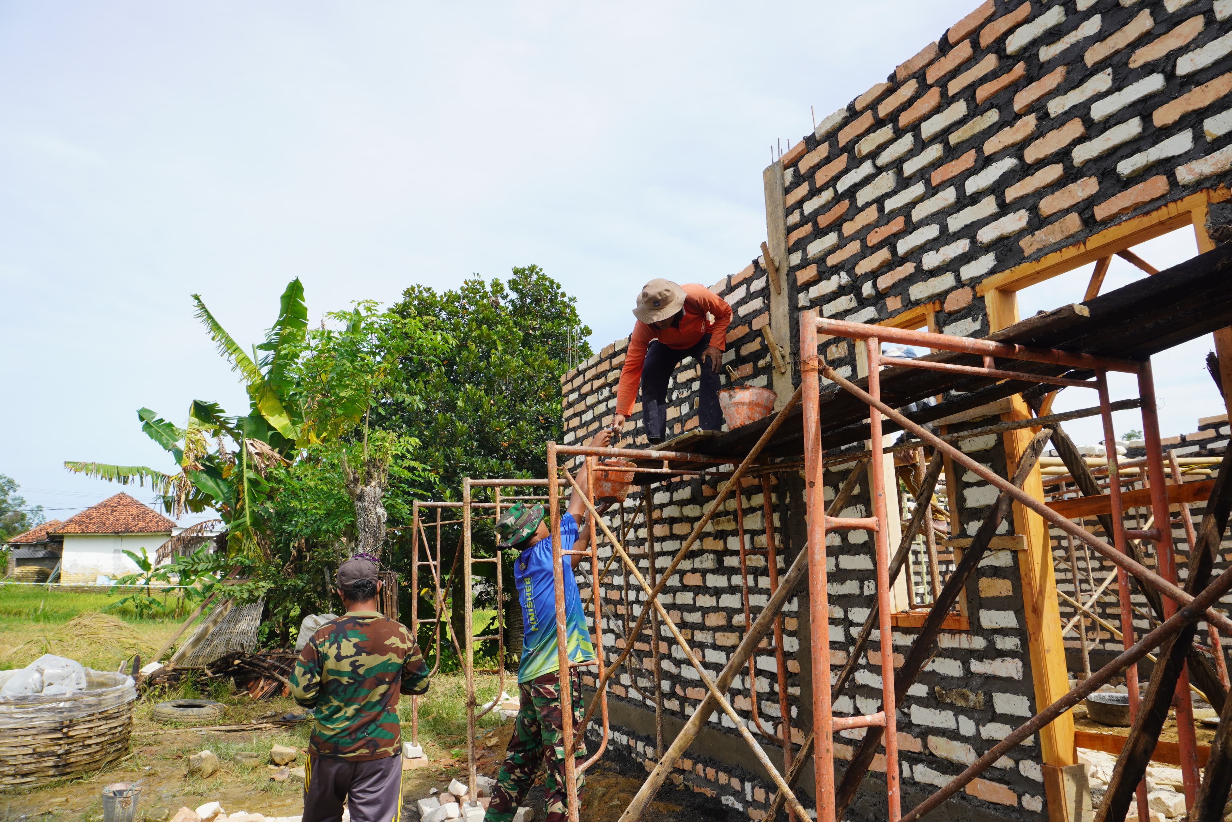 Tancap Gas, Satgas TMMD 127 Cor Kolom RTLH Mandala