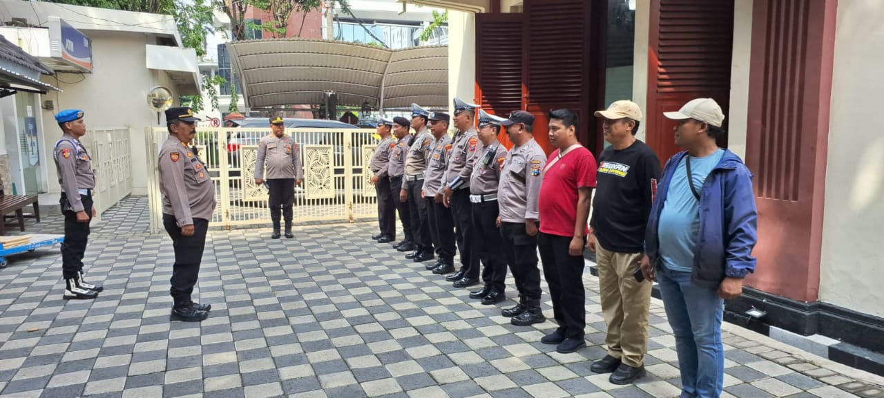 Polsek Sawahan Gelar Apel Pengamanan Sidang di Pengadilan Negeri Surabaya