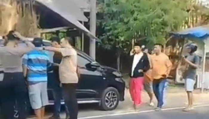 Dua Pria yang Bawa Celurit untuk Carok di Situbondo Dijebloskan ke Sel