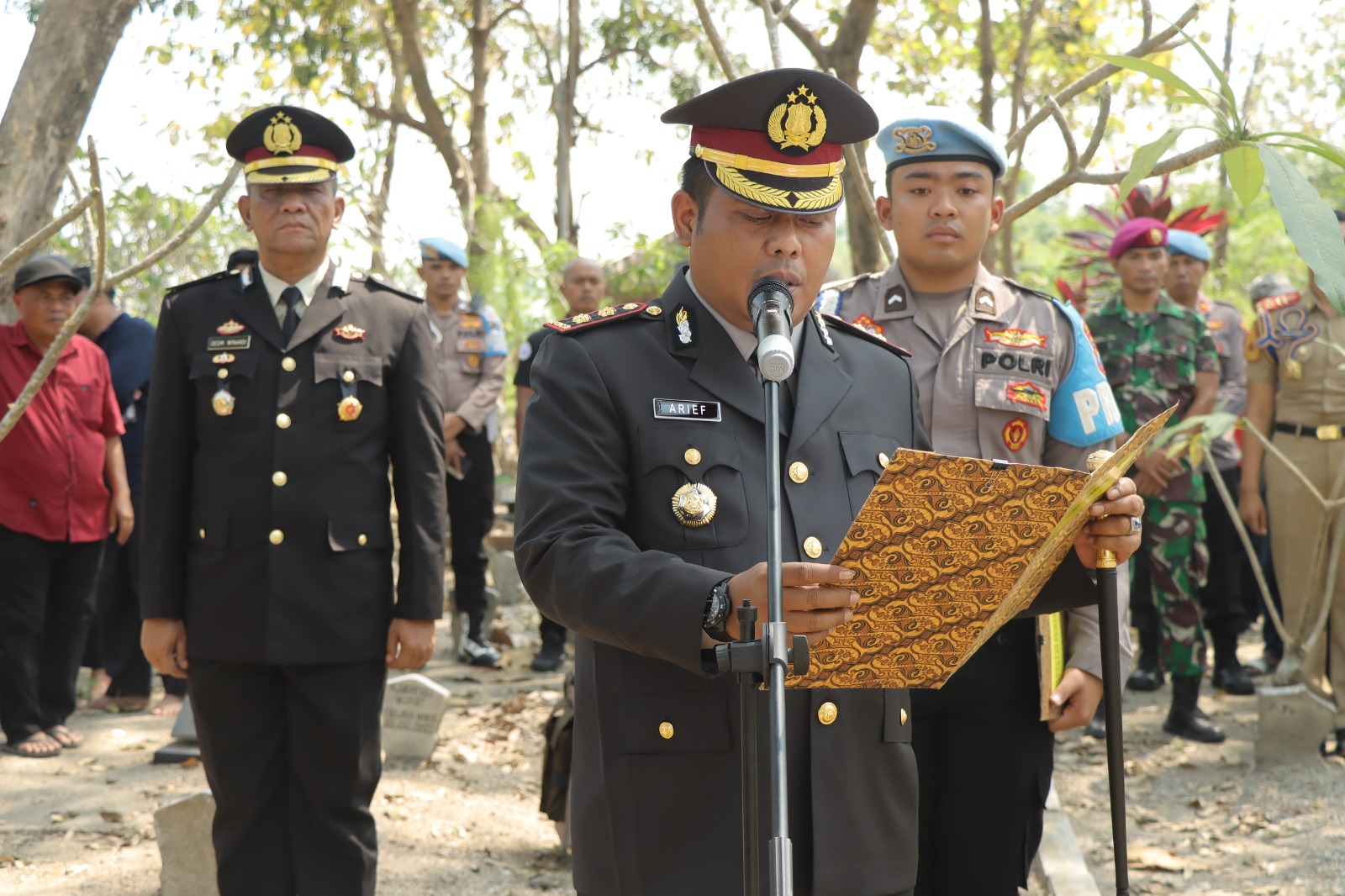 Pemakaman Secara Dinas Antar Kepergian Aipda Wahyudi