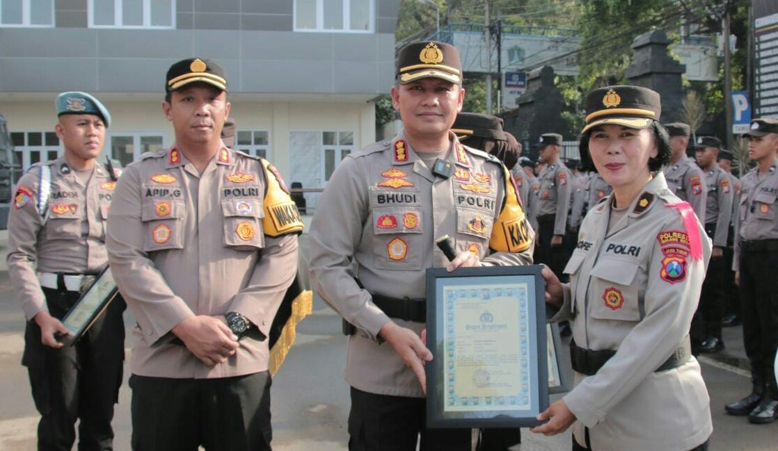 Nataru Aman dan Tertib, Puluhan Personel Polresta Malang Kota Diganjar Reward 