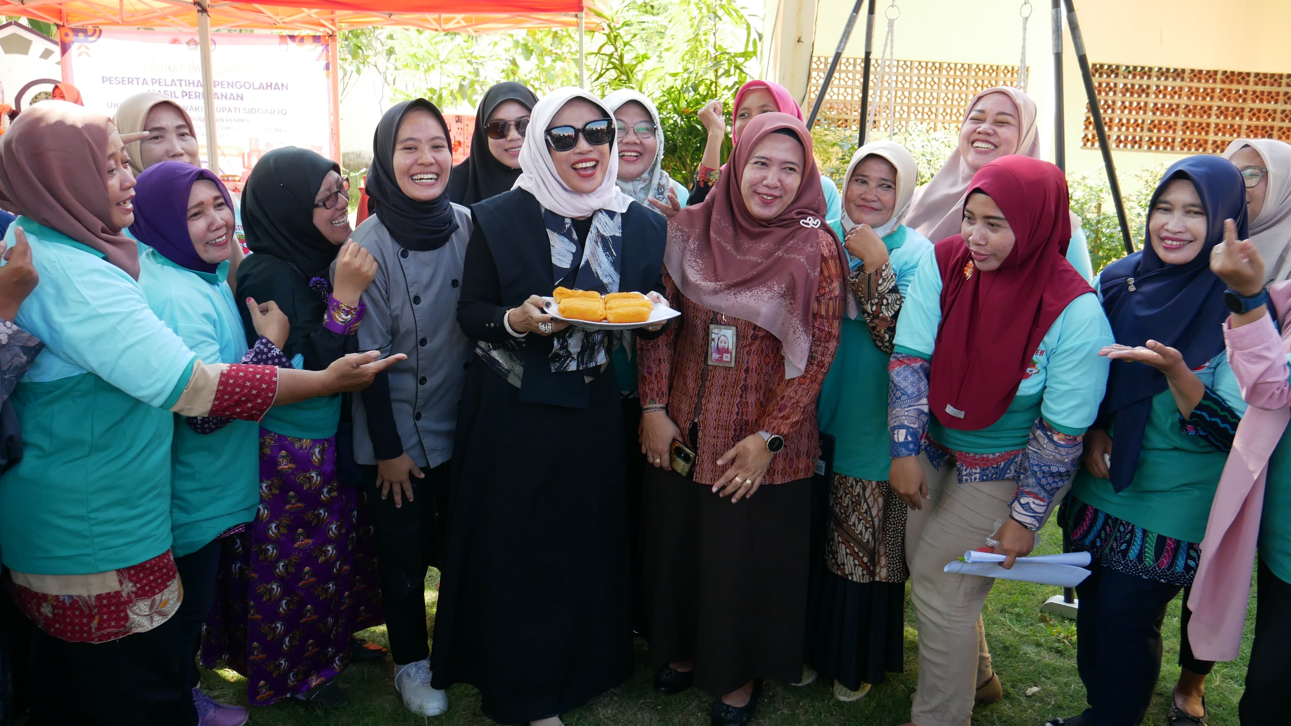 Wabup Sidoarjo Beri Semangat Emak-emak Pelatihan Olahan Lele