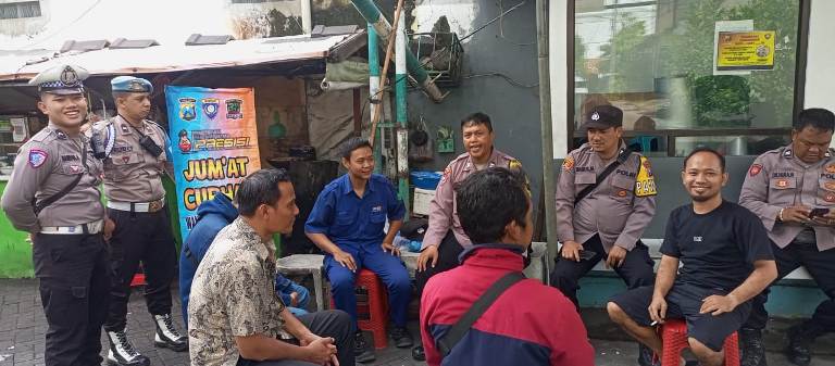 Jumat Curhat Polsek Sukomanunggal Serap Aspirasi Warga Putat Gede Timur Surabaya
