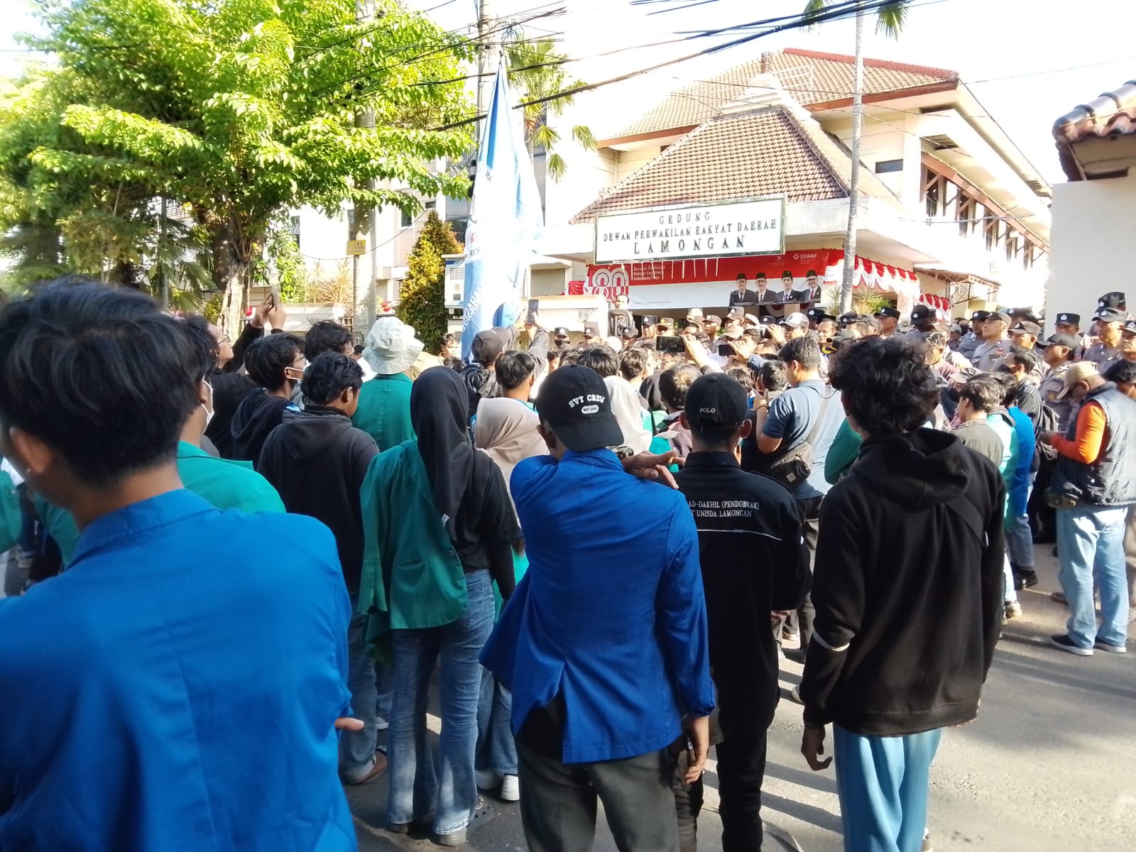 Aktivis PMII dan BEM Joko Tingkir Lamongan Tolak Kenaikan Tunjangan dan Fasilitas DPR