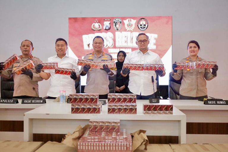 Polrestabes Surabaya Bersama Bea Cukai Jatim I Gagalkan Peredaran 116 Ribu Bungkus Rokok Ilegal