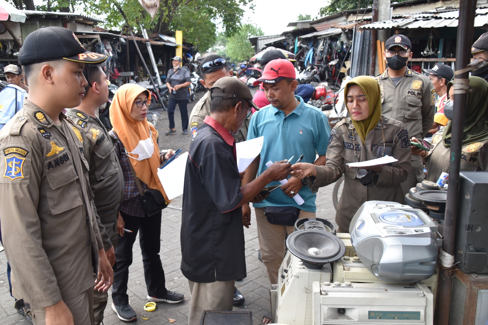 Meluber, 154 PKL Pasar Loak Dupak Akan Ditertibkan