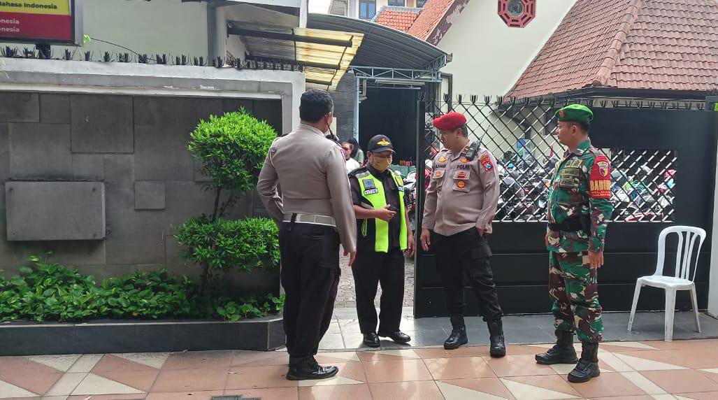 Pengamanan Ketat Ibadah Paskah di GKJW Wonokromo Berjalan Aman dan Kondusif