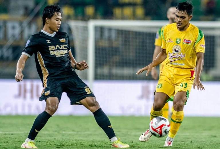 Persebaya Catat 4 Poin, 2 Kartu Merah, dan Masuk 5 Besar di Bulan September