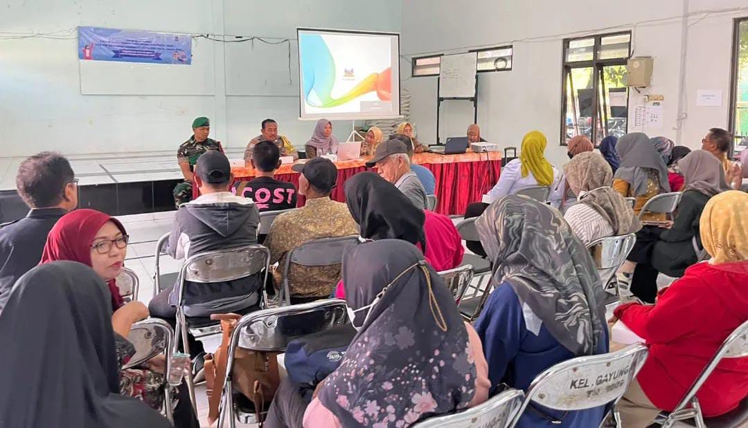 Jum'at Curhat, Bhabinkamtibmas dan Babinsa Gayungan Dengar Aspirasi Warga