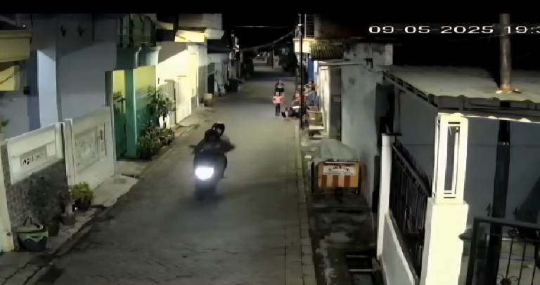 Semakin Nekat, Dua Pria Rampas HP Bocah di Kandangan Mulya