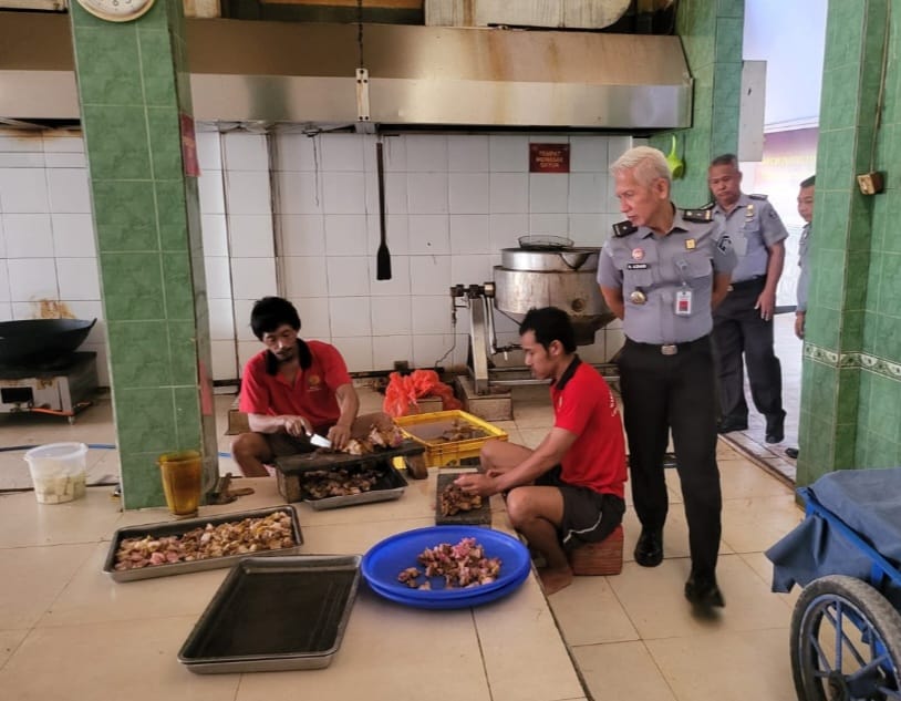 Kadivpas Beri Atensi Khusus Pelayanan Makanan, Targetkan Lapas Surabaya Punya Dapur Sehat