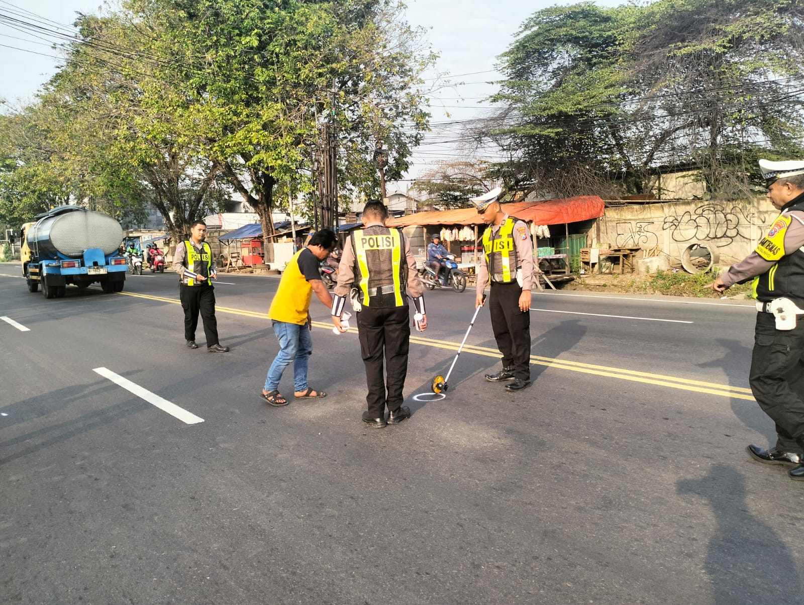 Lindas Dua Pelajar, Truk Kontainer Melarikan Diri