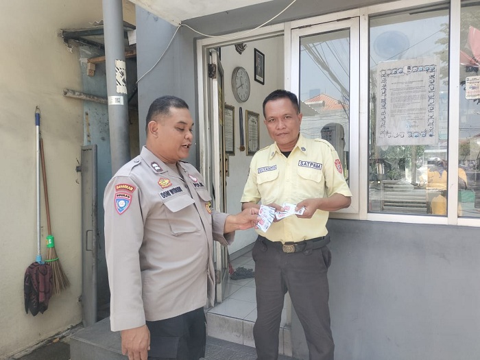  Antisipasi Curanmor, Polsek Wiyung Sosialisasikan Call Center 110 kepada Satpam