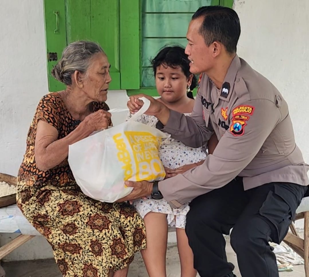 Bhabinkamtibmas Tulangan Ajarkan Putri Peduli Sesama